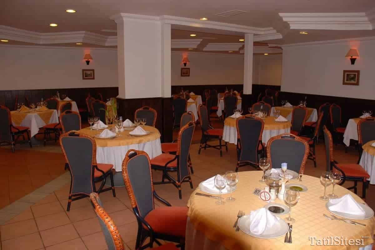 Queens Park Le Jardin